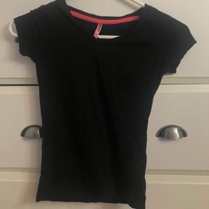 black t shirt